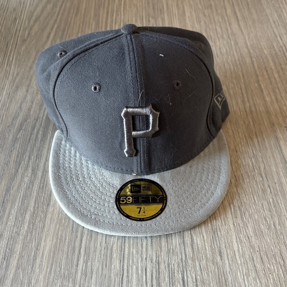 New Era 59FIFTY Pittsburgh Pirates Gray Fitted Hat Size 7 1/4